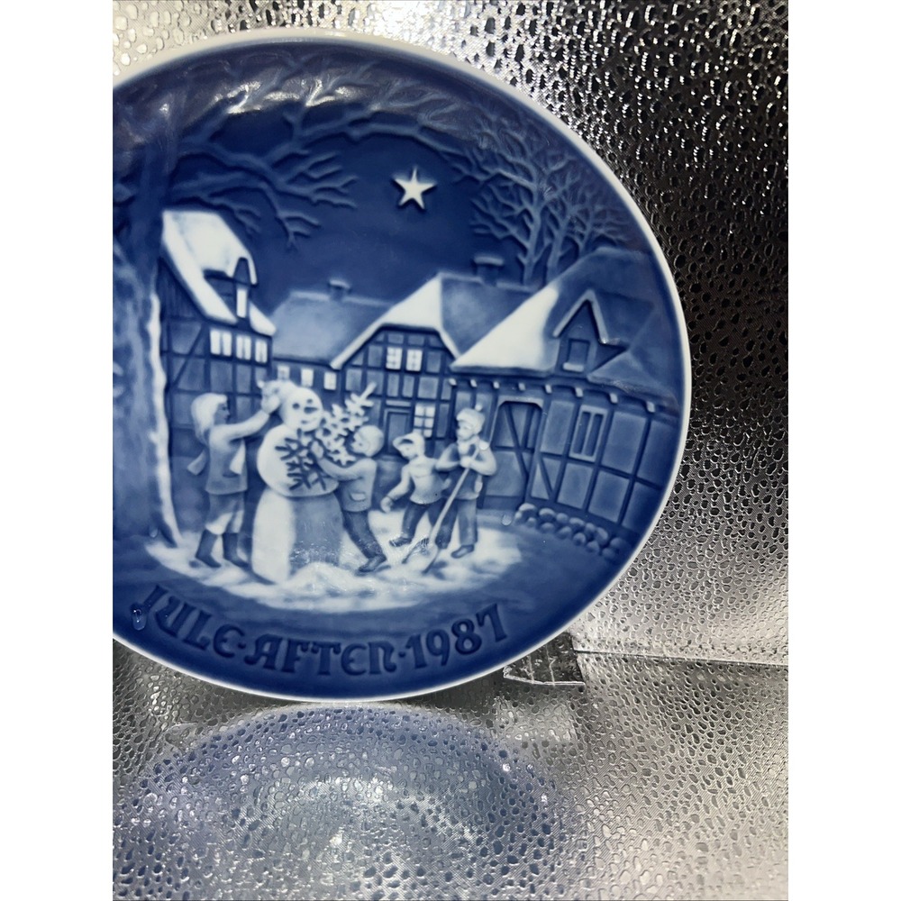 B&G‎ Bing & Grondahl 1987 Christmas Plate "The Snowman's Christmas Eve"